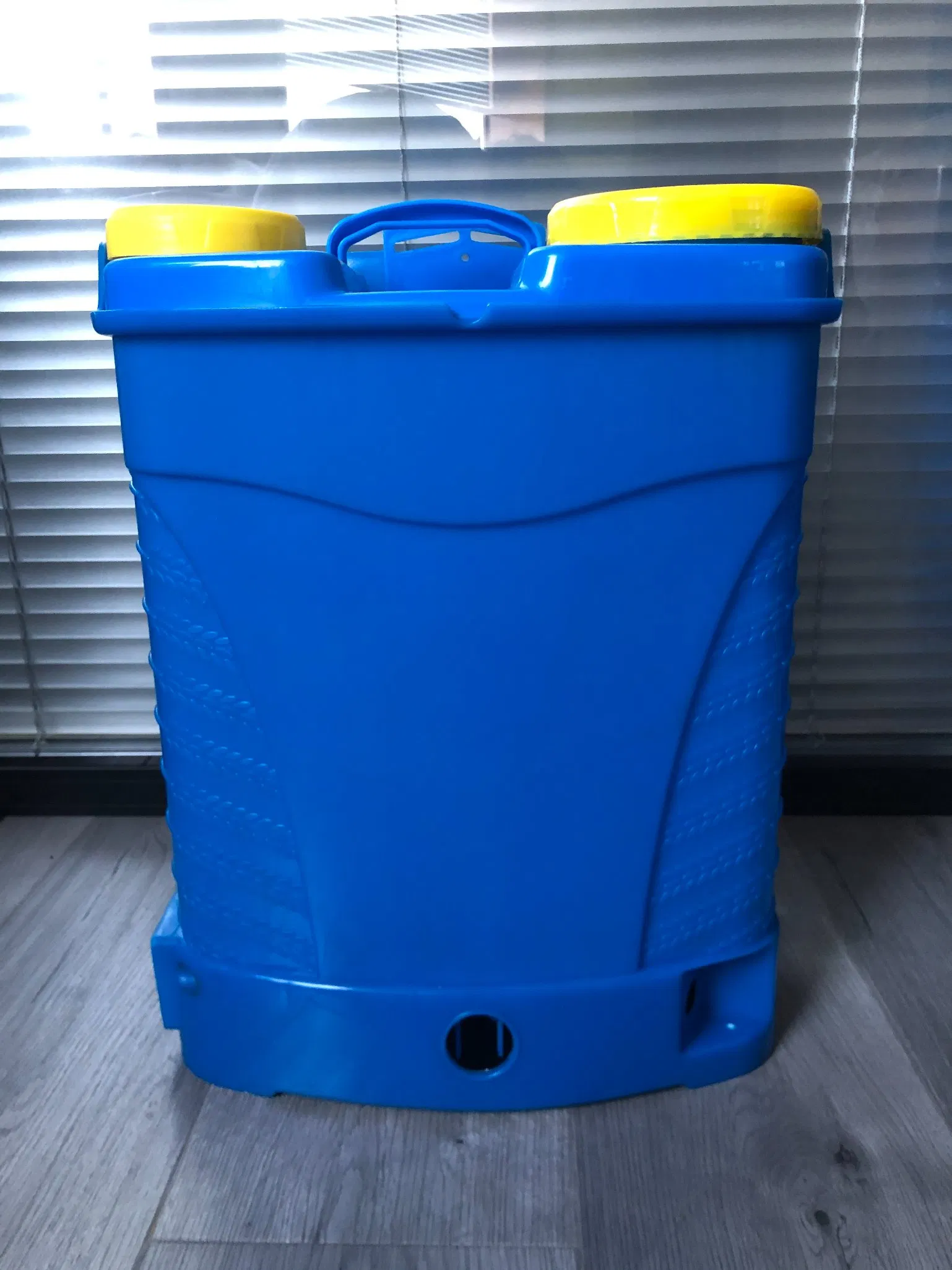 Versatile Kb-16e-3 Battery Sprayer for Home and Garden Care