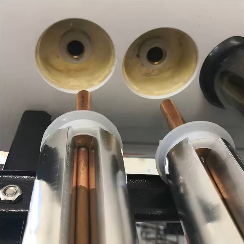 OEM Manufacturer Heat Pipe Pressure Solar Thermal Water Heater Mounted on Rooftop