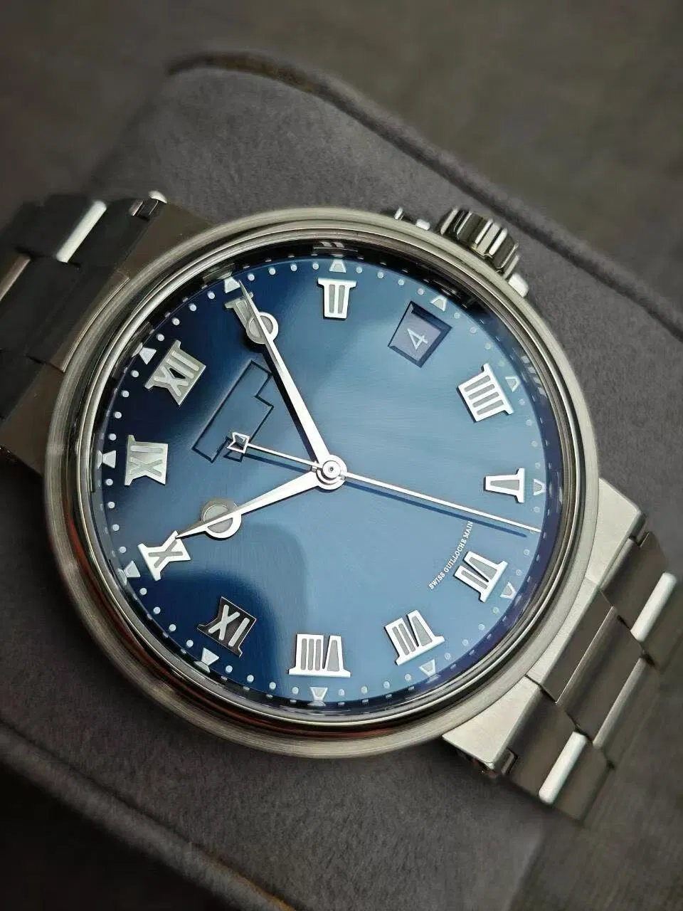 China Online Gift Automatic High Quality 1: 1 Men Swiss Movement Silvery Wrist Watch 1: 1 Wholesale Designer AAA Replica