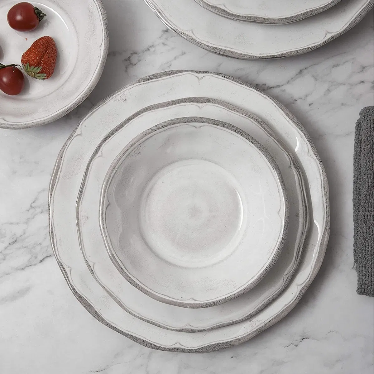 Manufacturers Wholesale Unbreakable White Christmas Melamine Dinnerware Set