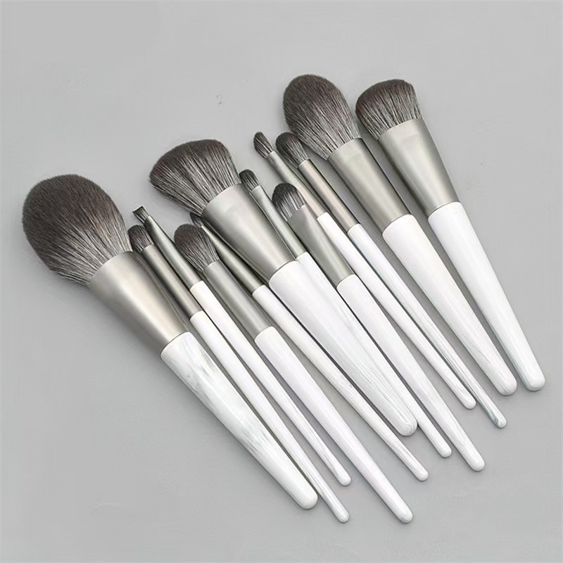 Vegan Synthetic Bristle Makeup Brush Ergonomic Grip Makeup Brush