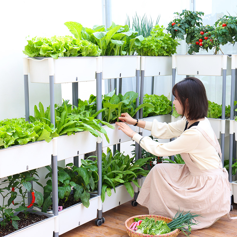 Горшки пластиковые с автополивом для цветов и овощей