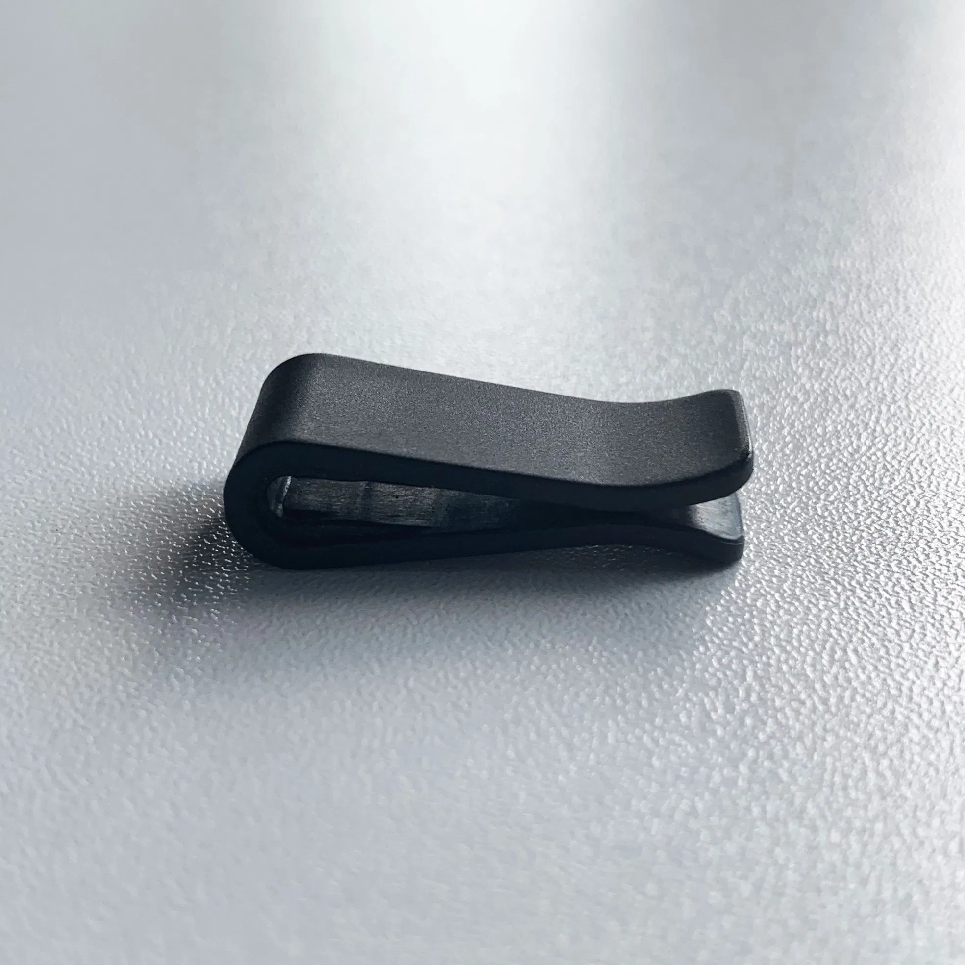 Клипса для кабеля гарнитуры контакт-центра