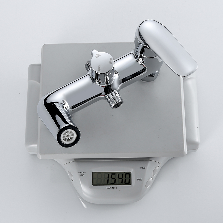 Настенный смеситель для ванны и душа с тремя функциями