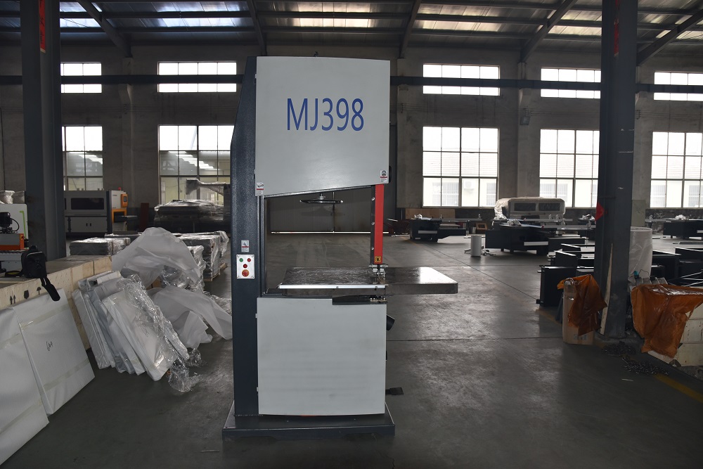 Станок ленточнопильный по дереву для прямой и криволинейной резки MJ398