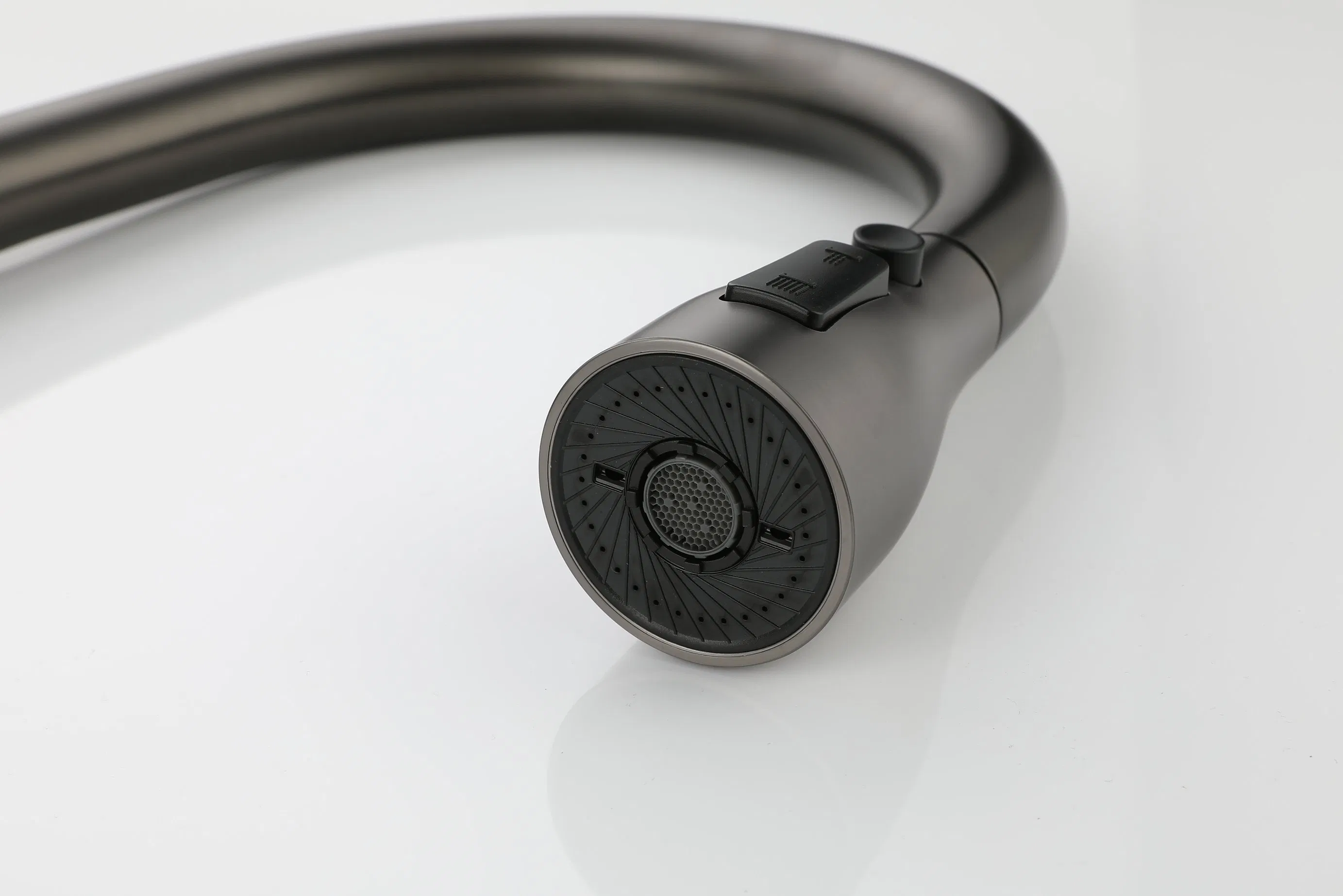 Laodonbath Luxury Pull out Kitchen Faucet Single Hole Kitchen Faucet