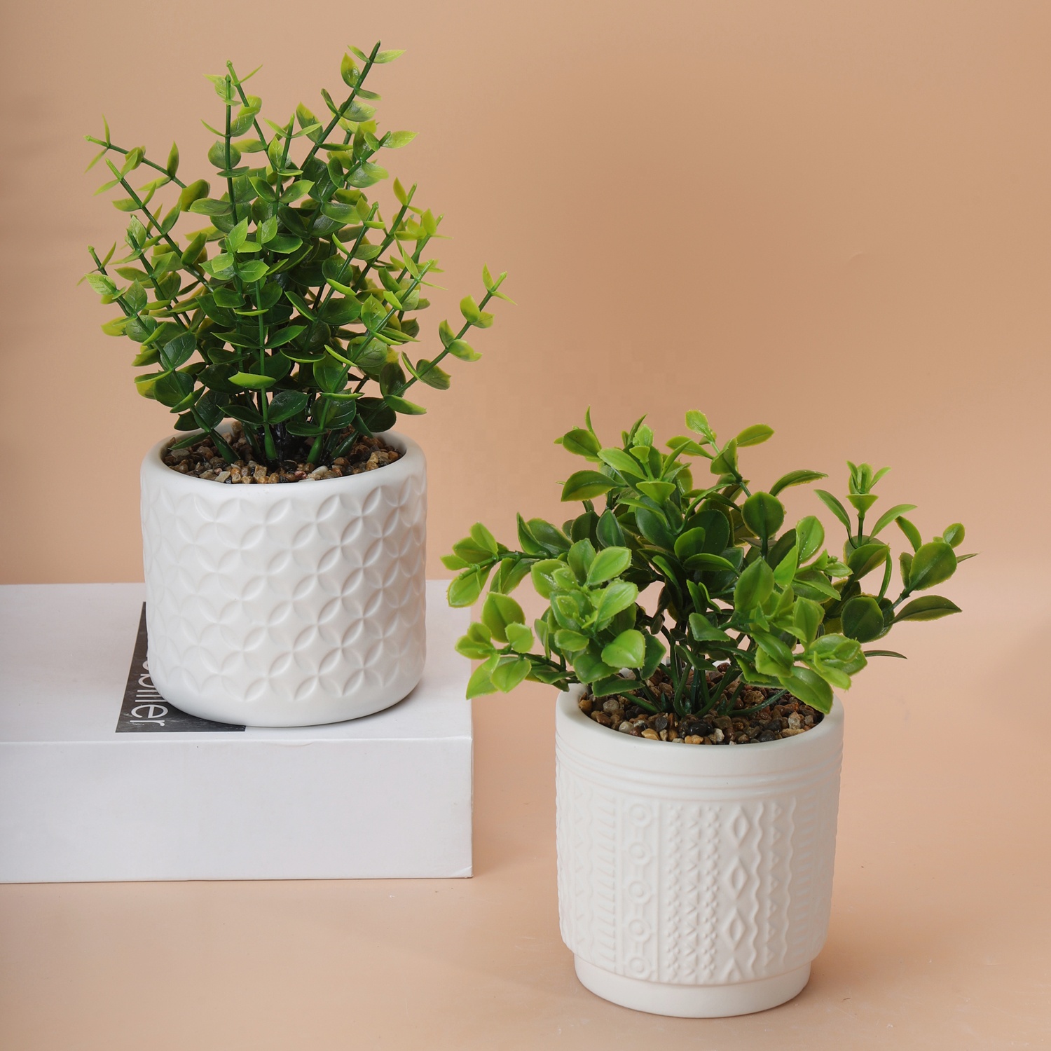 Горшок керамический садовый с растениями