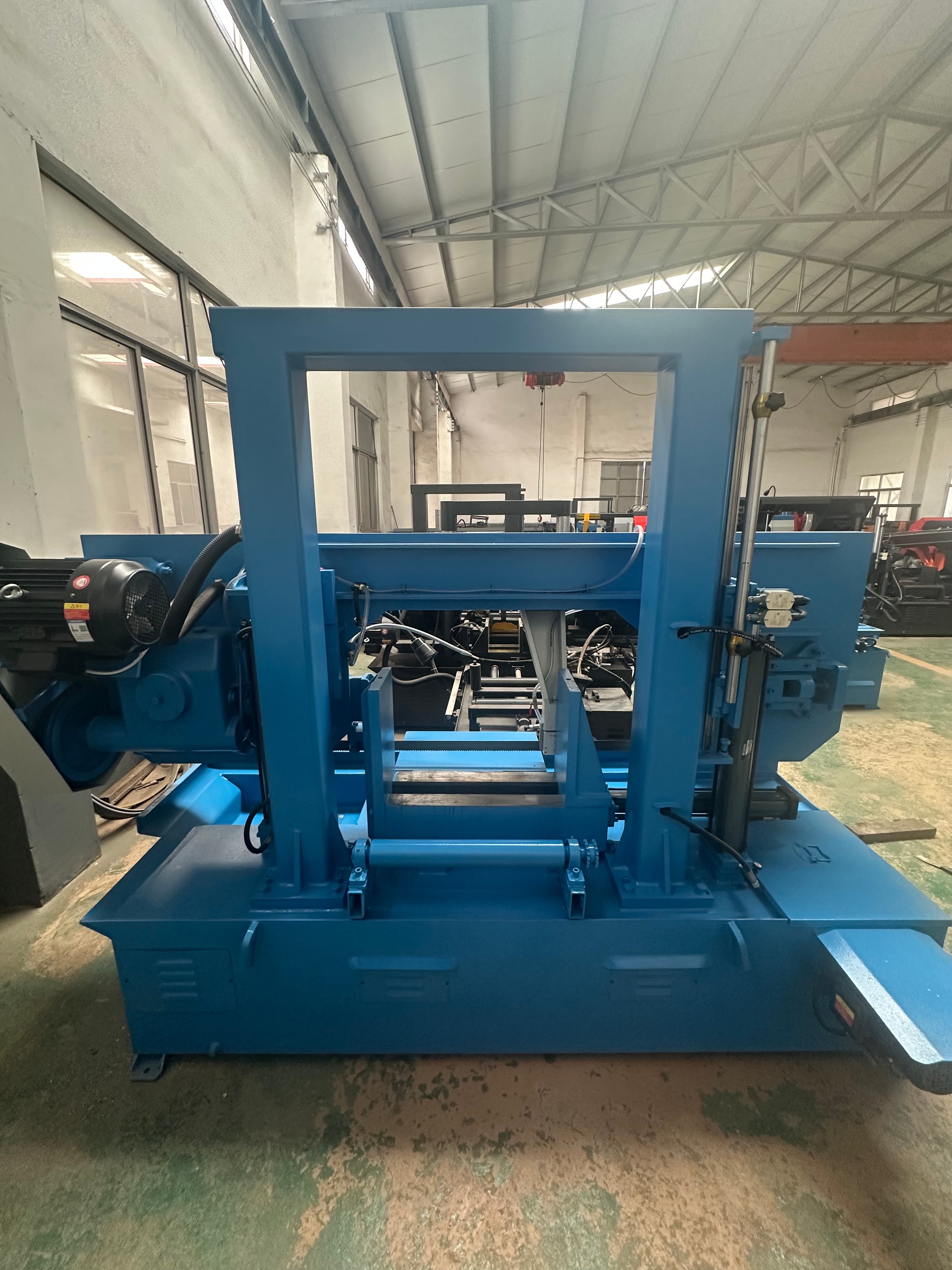 Станок ленточнопильный горизонтальный по металлу