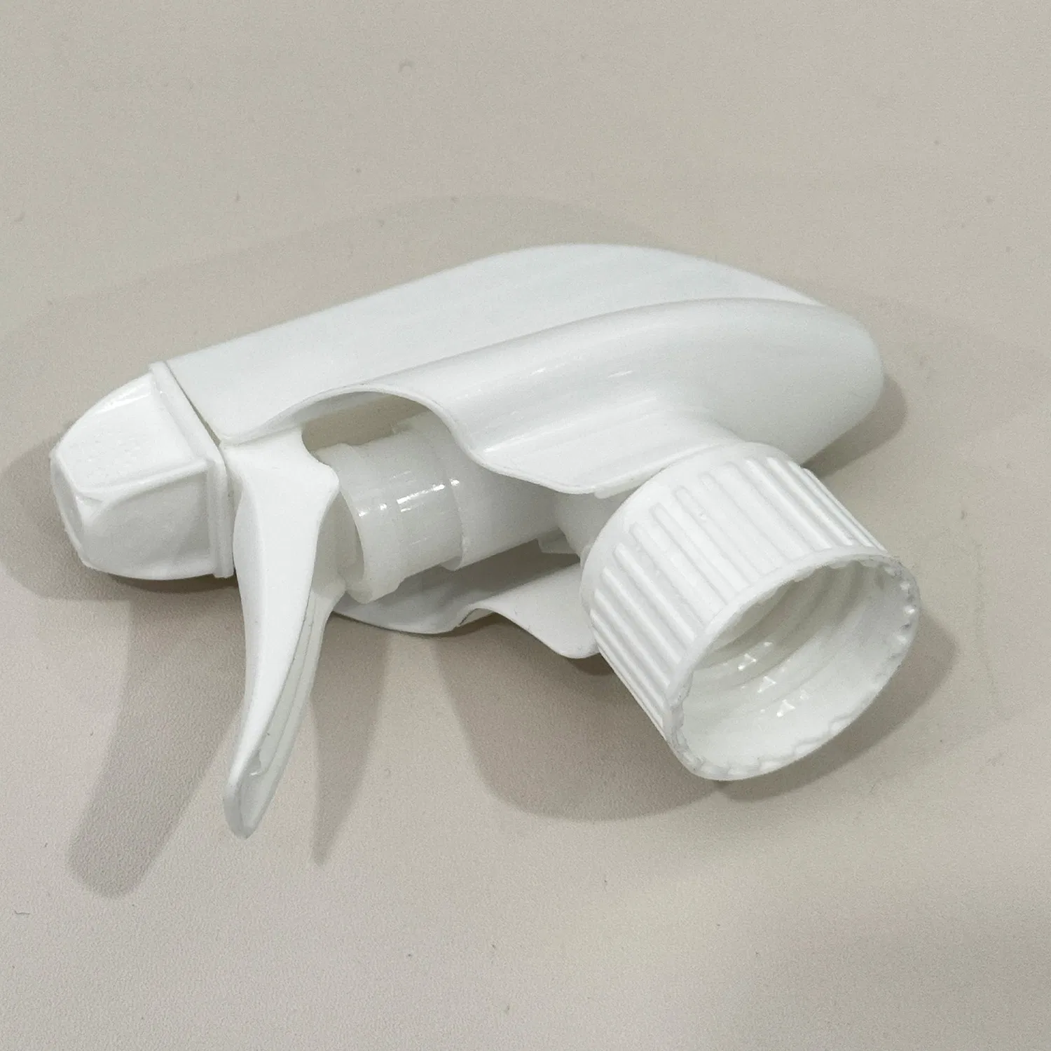 28 400 410 415 All Plastic Trigger Sprayer Chemical Professional PP Plastic Household Car Flat Pump Trigger Sprayers for Clean Bottle