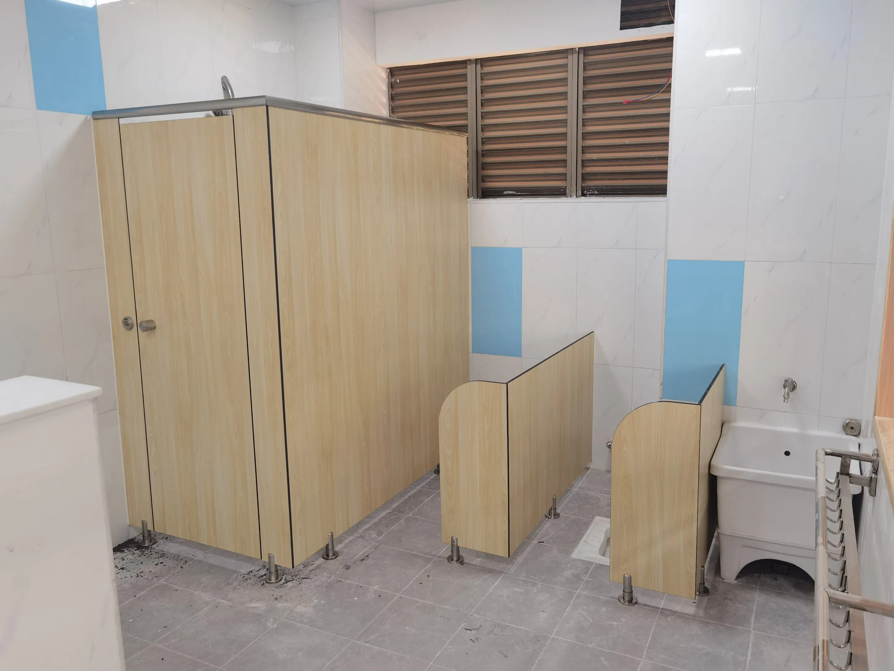 Fumeihua Kindergarten Preschool Nursery HPL Toilet Cubicles Partition