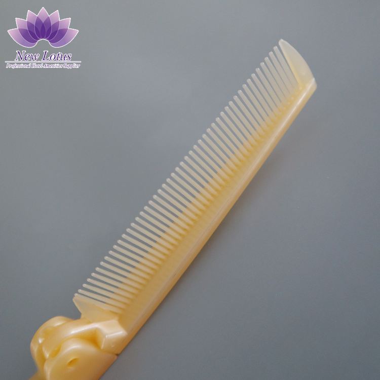 Ribbed Design Salon Comb for Effortless Blow-Drying and Styling