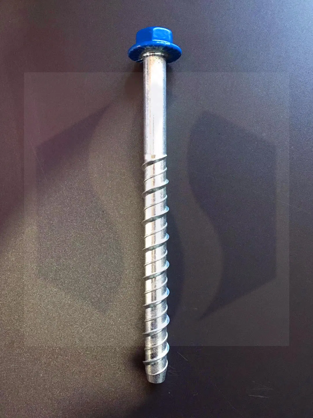 Анкерный болт для бетона CBC007 M10