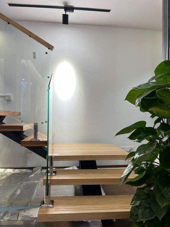 Cbmmart Staircase Factory Provided Plate Support Stainless Steel Railing Spigot Glass Staircase