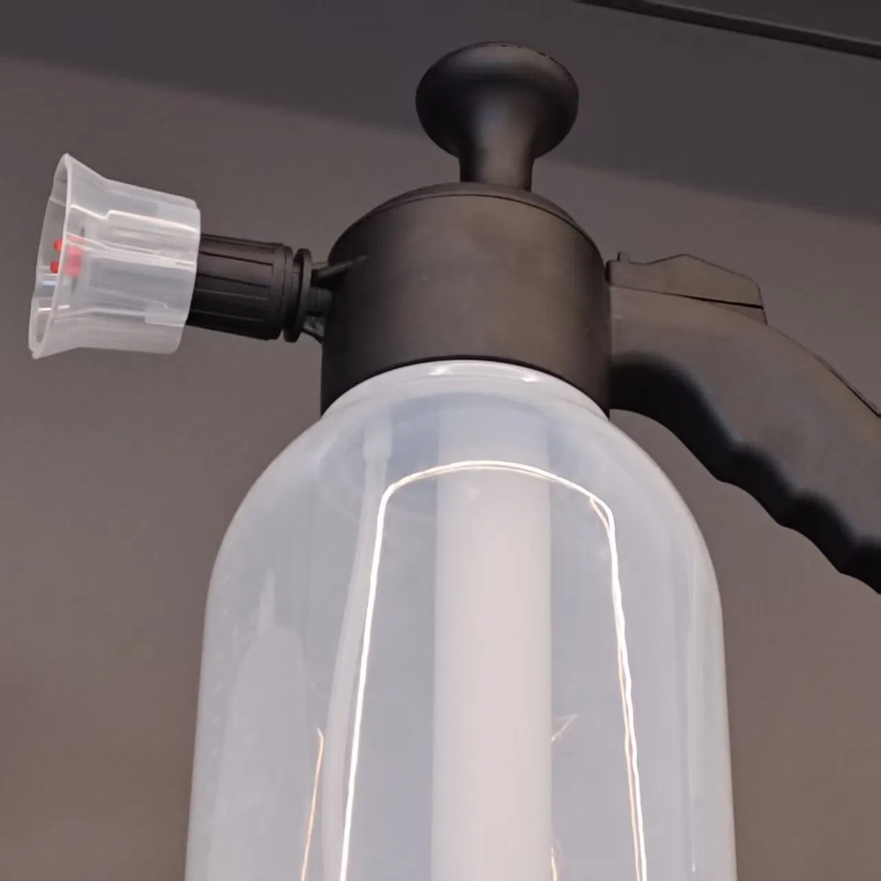 Portable Manual Sprayer Home Gardening Watering Can with Disinfection Function