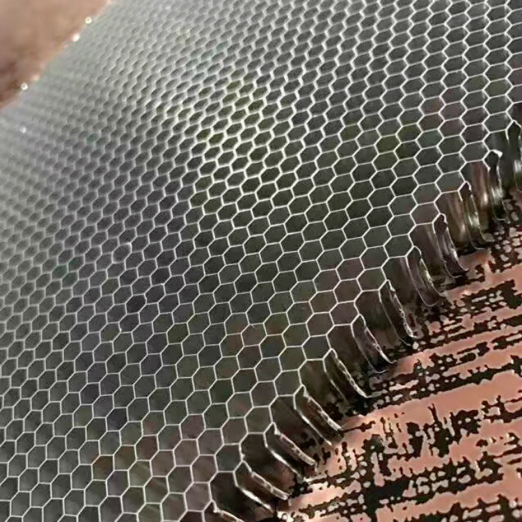 3 mm~10 mm (commonly used: 6 mm, 8 mm) Manufacturer Direct Aluminum Sandwich Panel with Aluminum Honeycomb Core