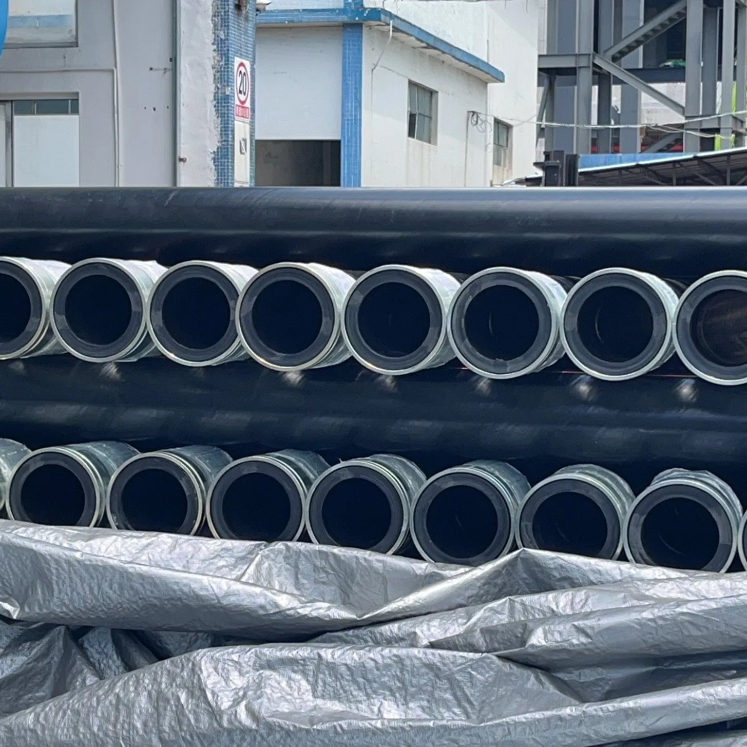 Полиэтиленовая композитная труба HDPE с контролируемой кольцевой жесткостью