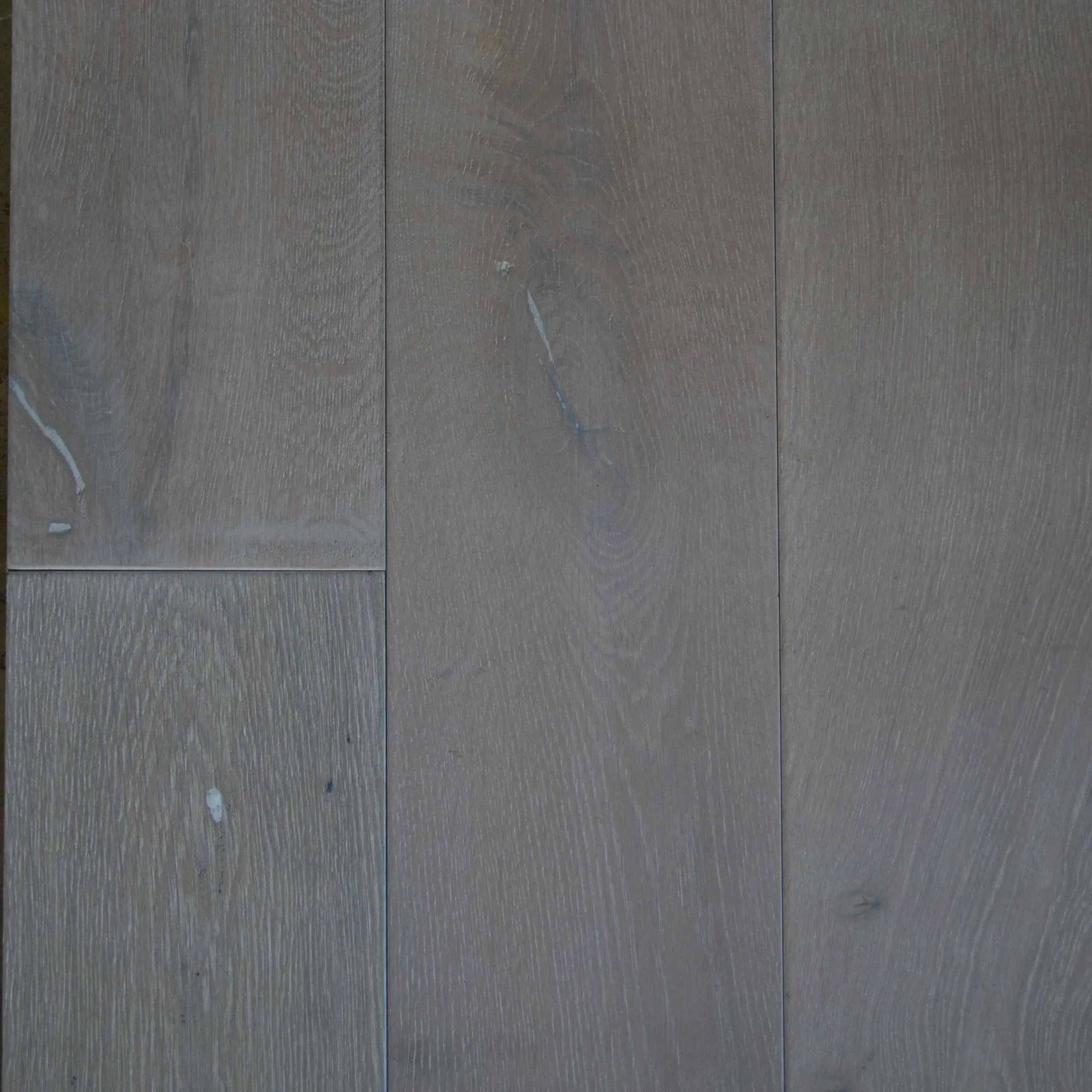 Паркетная доска из дуба темного цвета