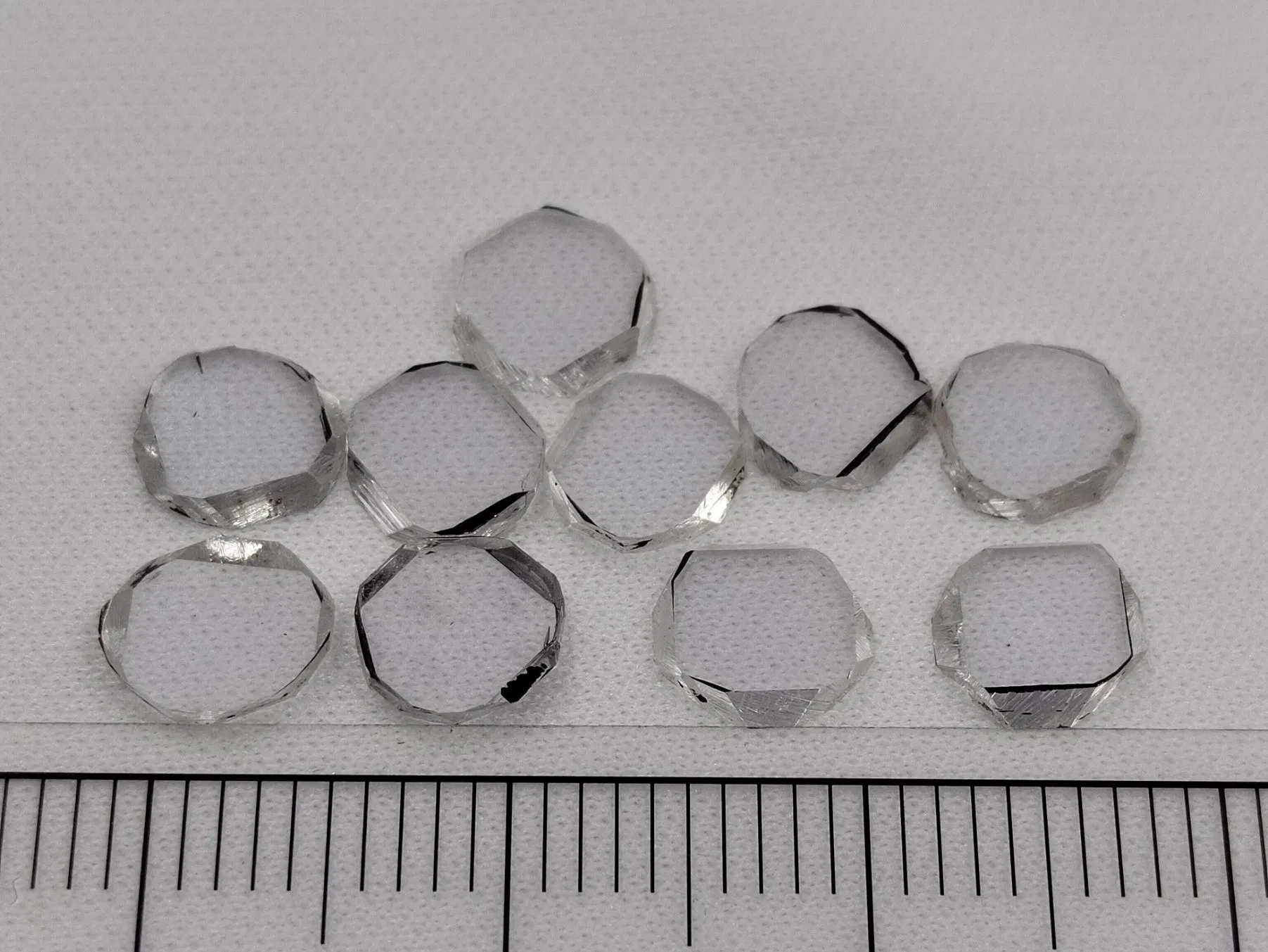 Colourless Hpht Ib Diamonds Substrate White Hpht Diamond Seeds Grown with Low Nitrogen Low Strain