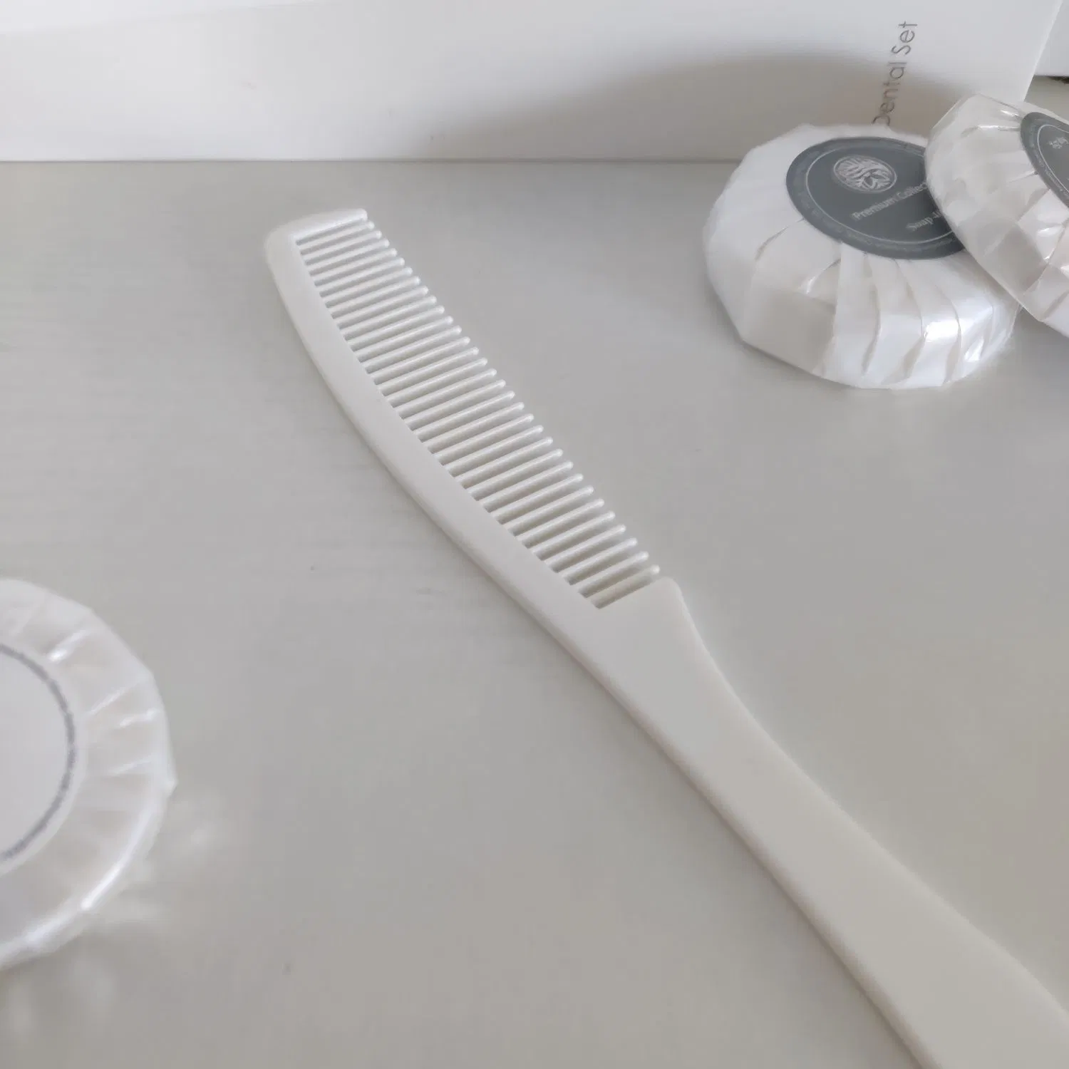 Biodegradable and Environmentally Friendly Comd Kit for Hotel