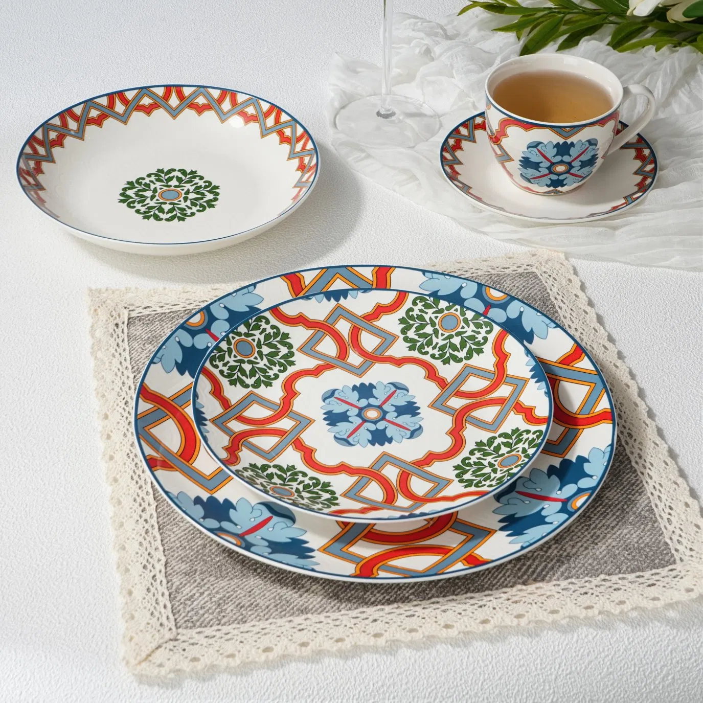 New Products Handcrafted Aesthetics Porcelain Plates Ceramic Tableware Sets for Hotels
