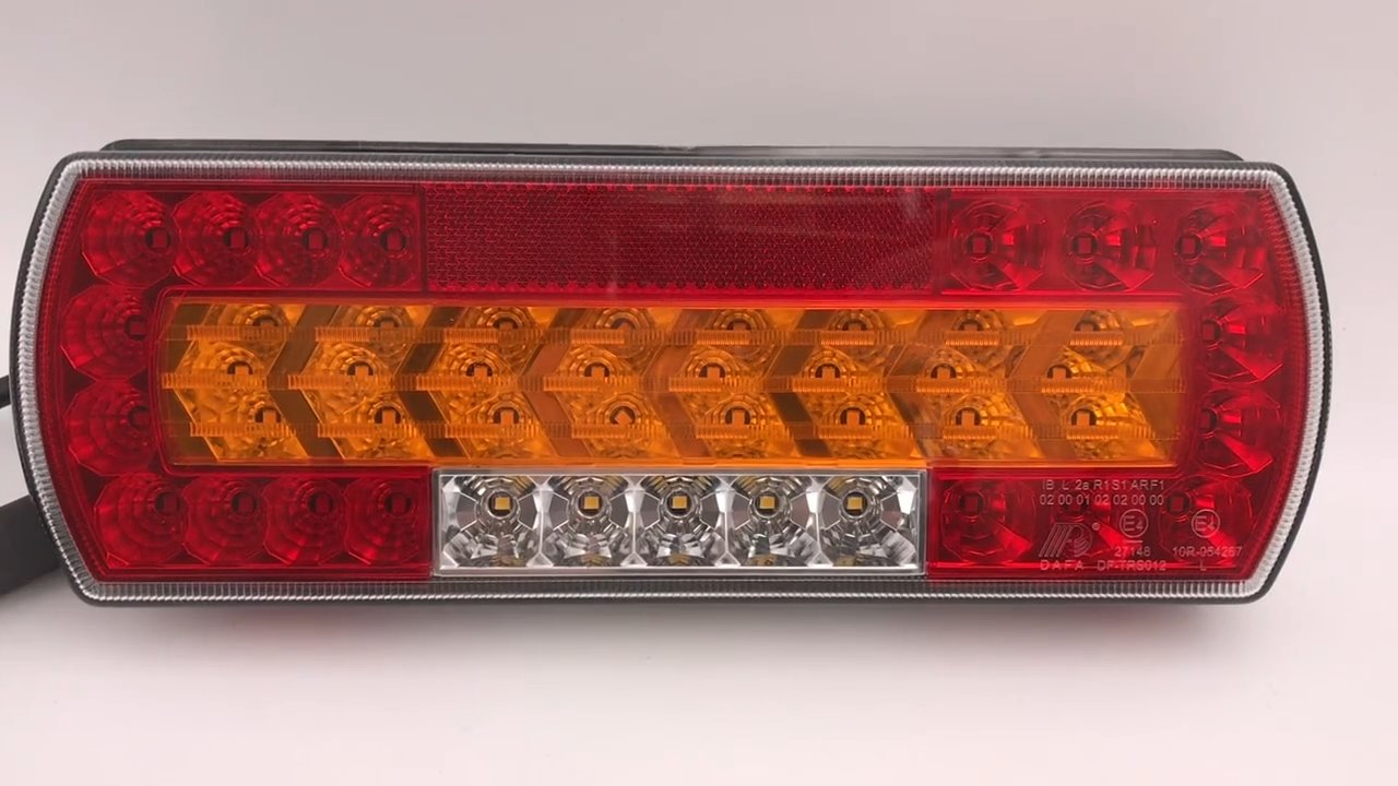 Светодиодный задний комбинированный фонарь для прицепов и авто