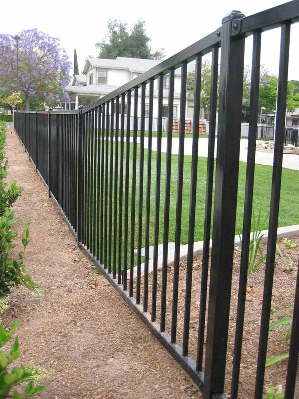 Black Galvanized Powder Coated Flat Top Double Bar Rust Proof Steel Fence