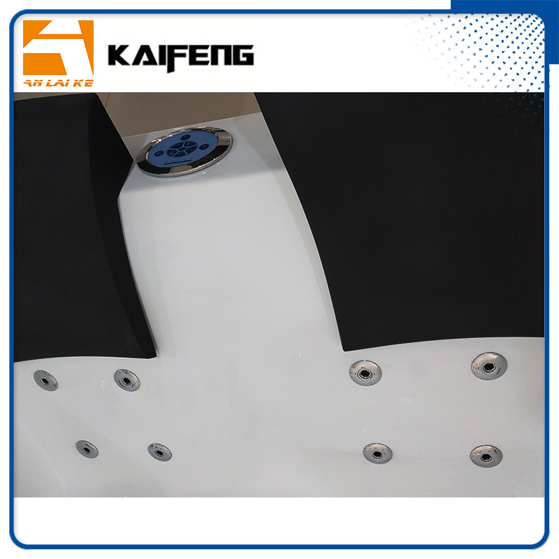 Двухместная ванна с гидромассажем в европейском стиле