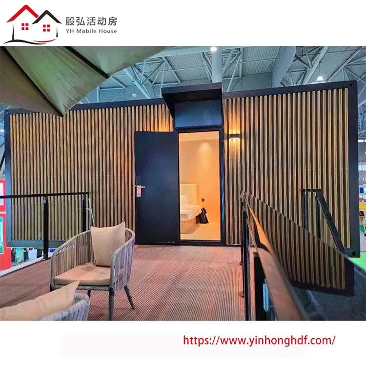 Mobile House Prefabricated Building Modular Container House Portable Cabin Villa with Glass Door Window