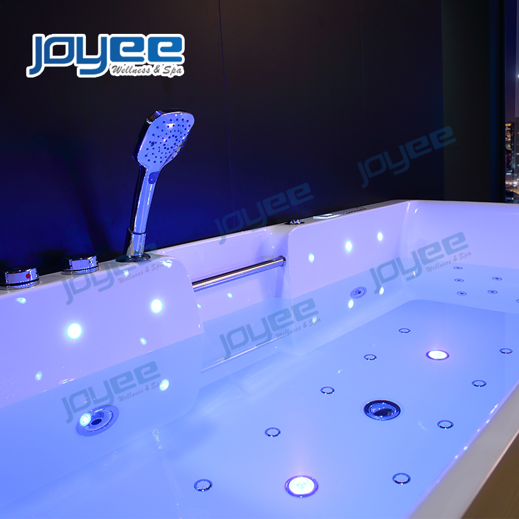 Угловая акриловая ванна Jacuzzi с гидромассажем и душем