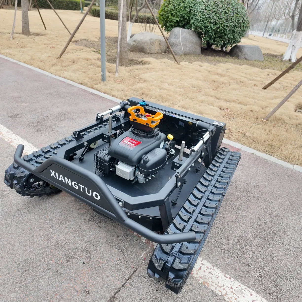 Газонокосилка-робот для сложного рельефа XT-900