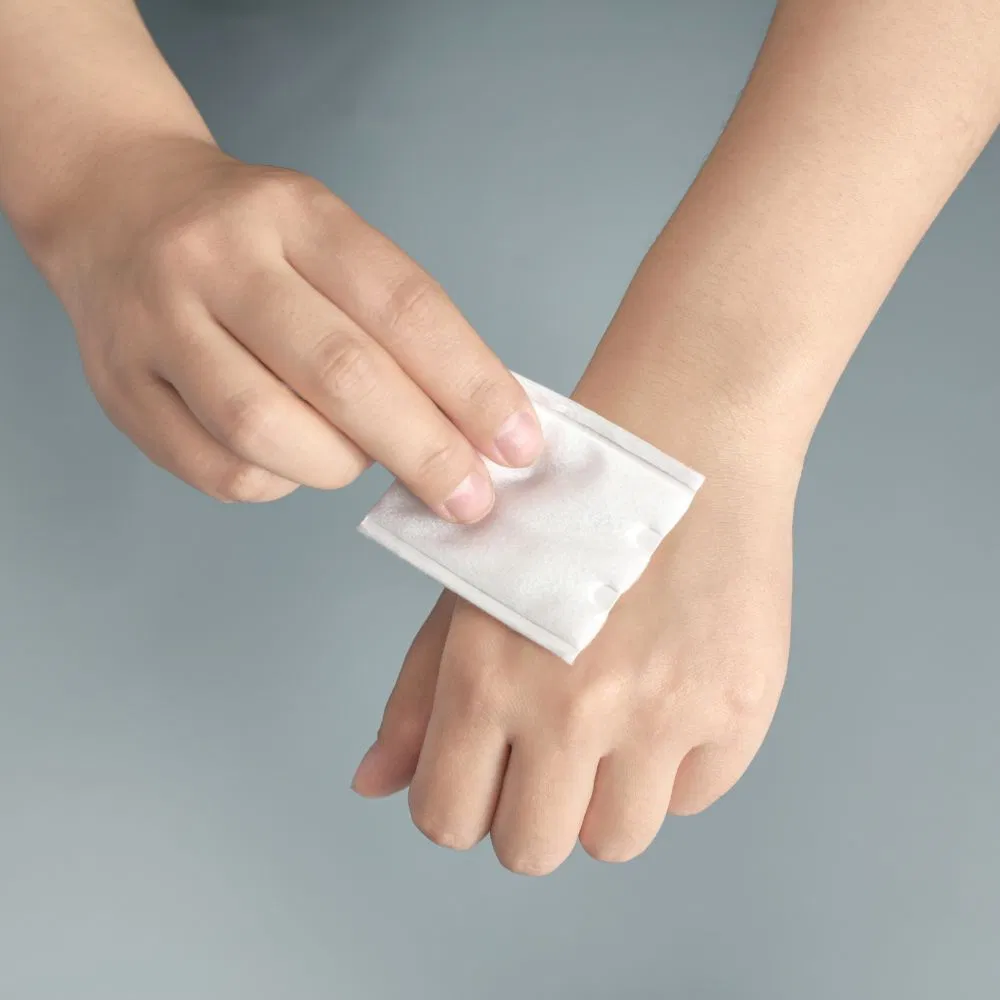 Soft Smooth Surface and Safe Used on Even Sensitive Skin Cotton Swab