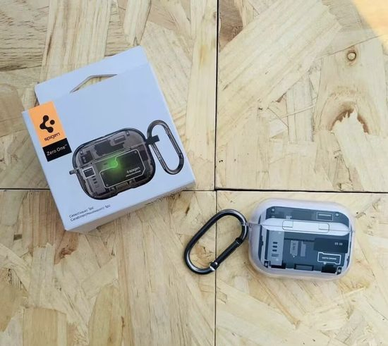 Factory Wholesale Price Spigen Tech Earphone Case