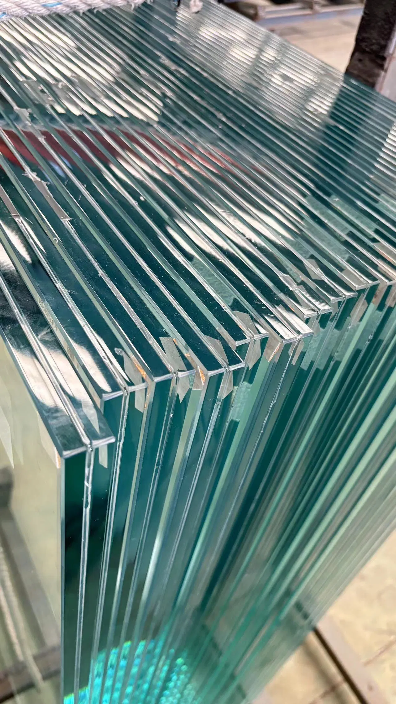 10.89mm, 12.89mm, 16.89mm17.52mm, High Quality, Low Iron Sgp Strengthened Laminated Glass for Floor, Stair, Stair Railing, Floor