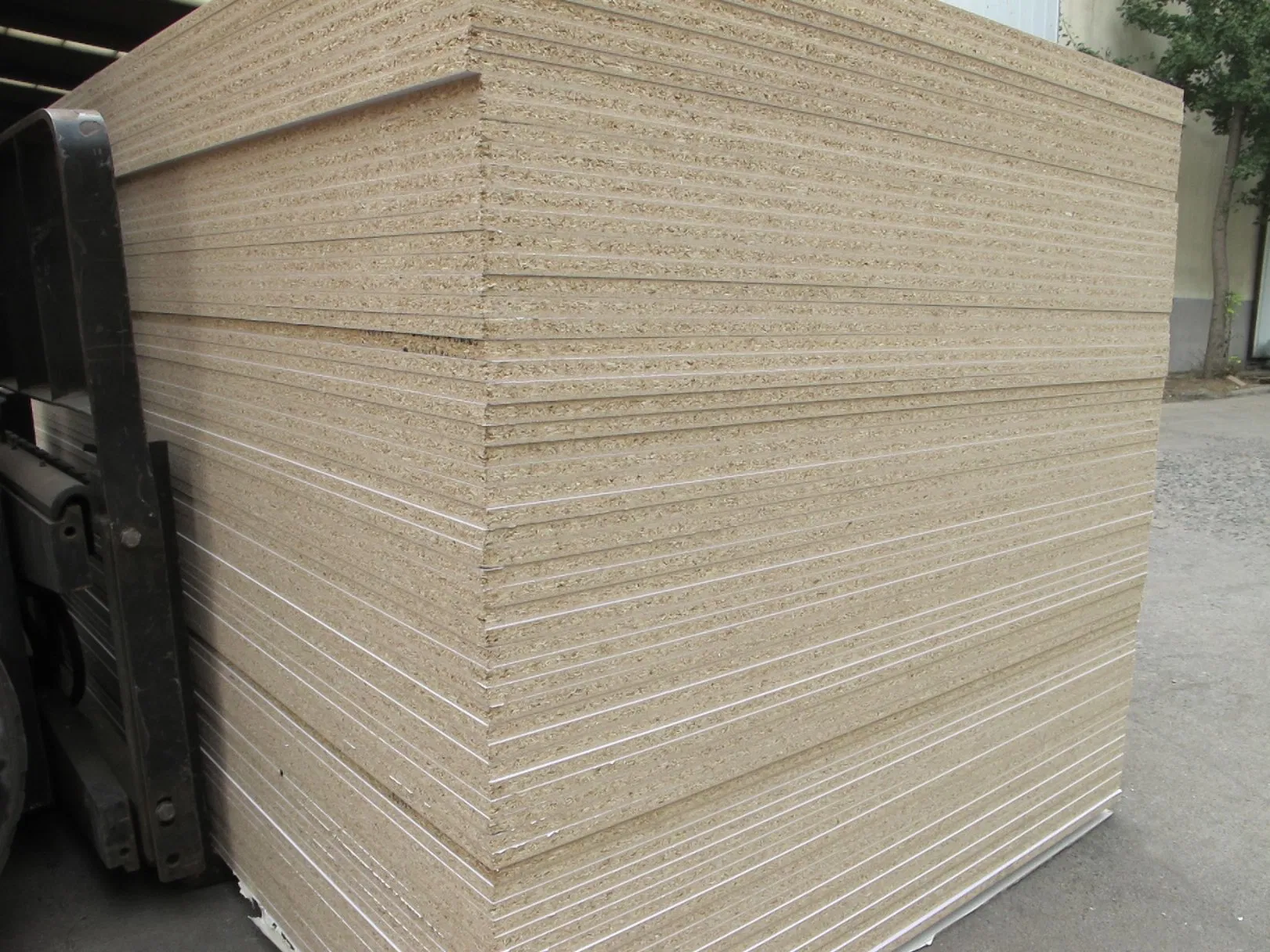 18mm/16mm/15mm/9mm Melamine Plain Veneer Wood Grain Solid Color Particle Board Chipboard for Furniture Cabinet Construction Wholesale Building Material