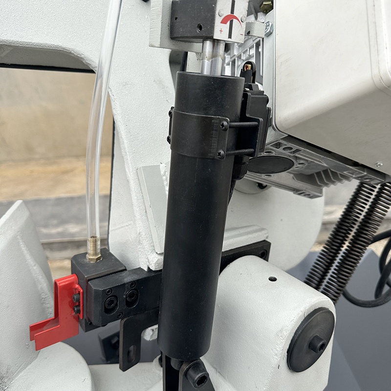 Ленточная пила по металлу