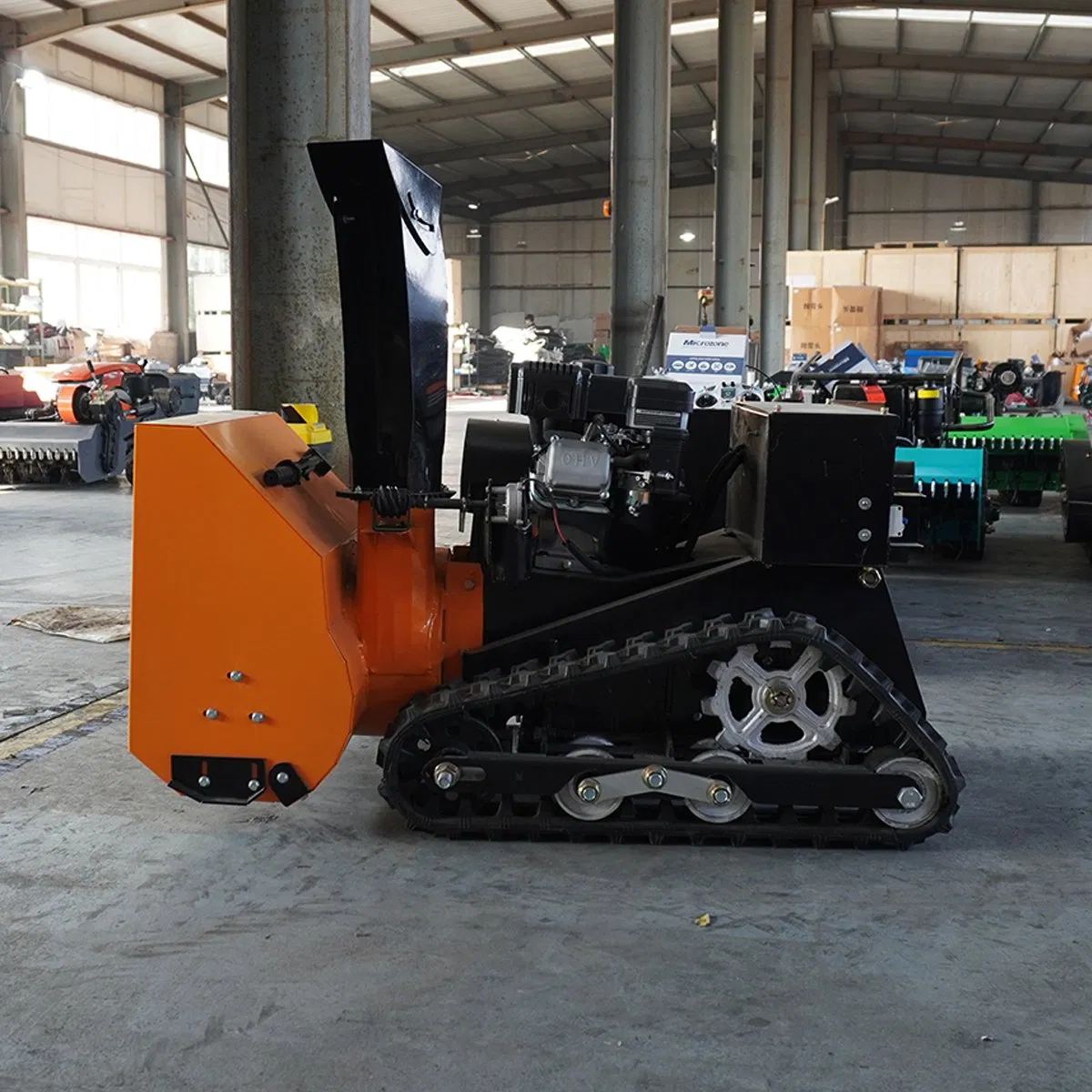 Track-Driven Snow Blower for Convenient and Rapid Snow Removal