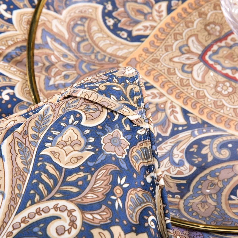 Luxurious Goose Down Comforter with Soft Cotton Cover