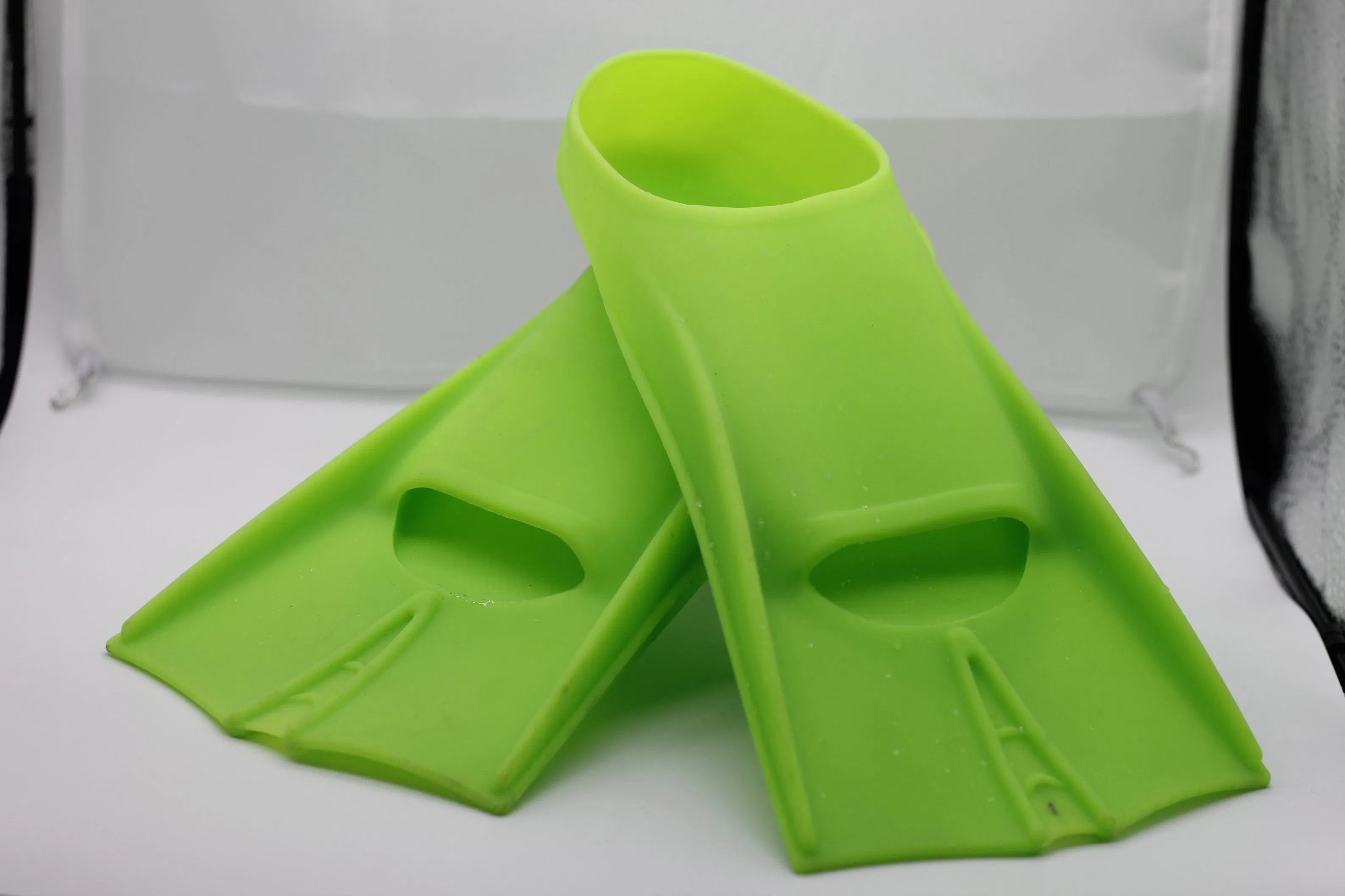 Ergonomic Silicone Swim Fins for Enhanced Speed and Agility