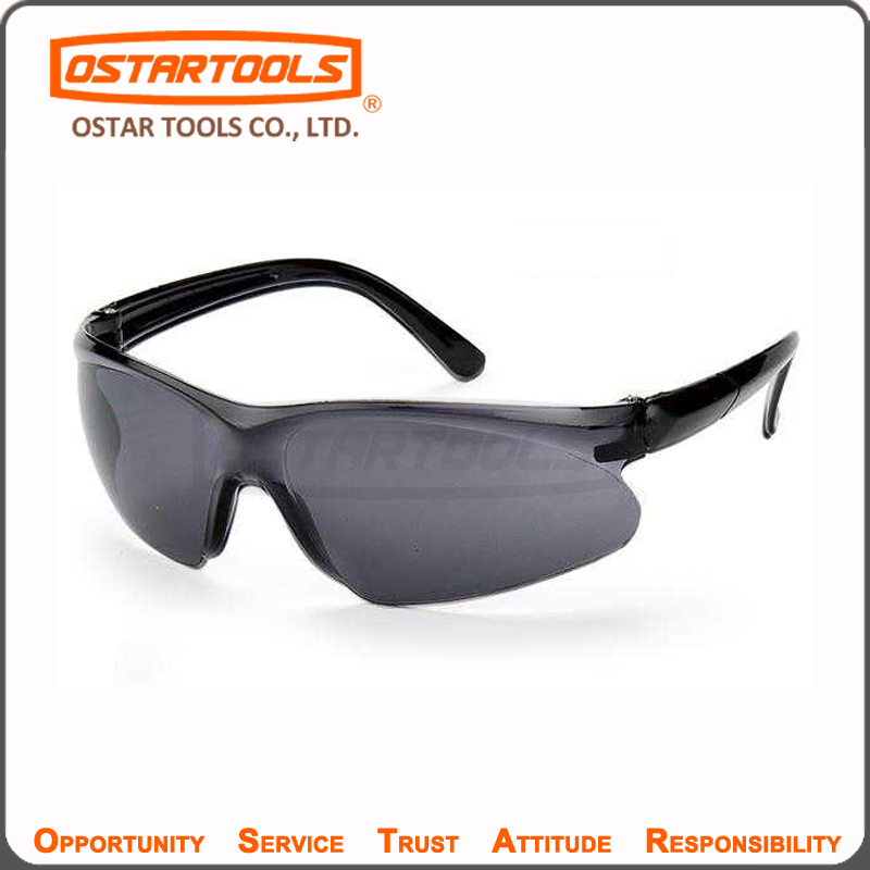 CE Approved Protective Goggles with High Quality Transparent Anti Scratch