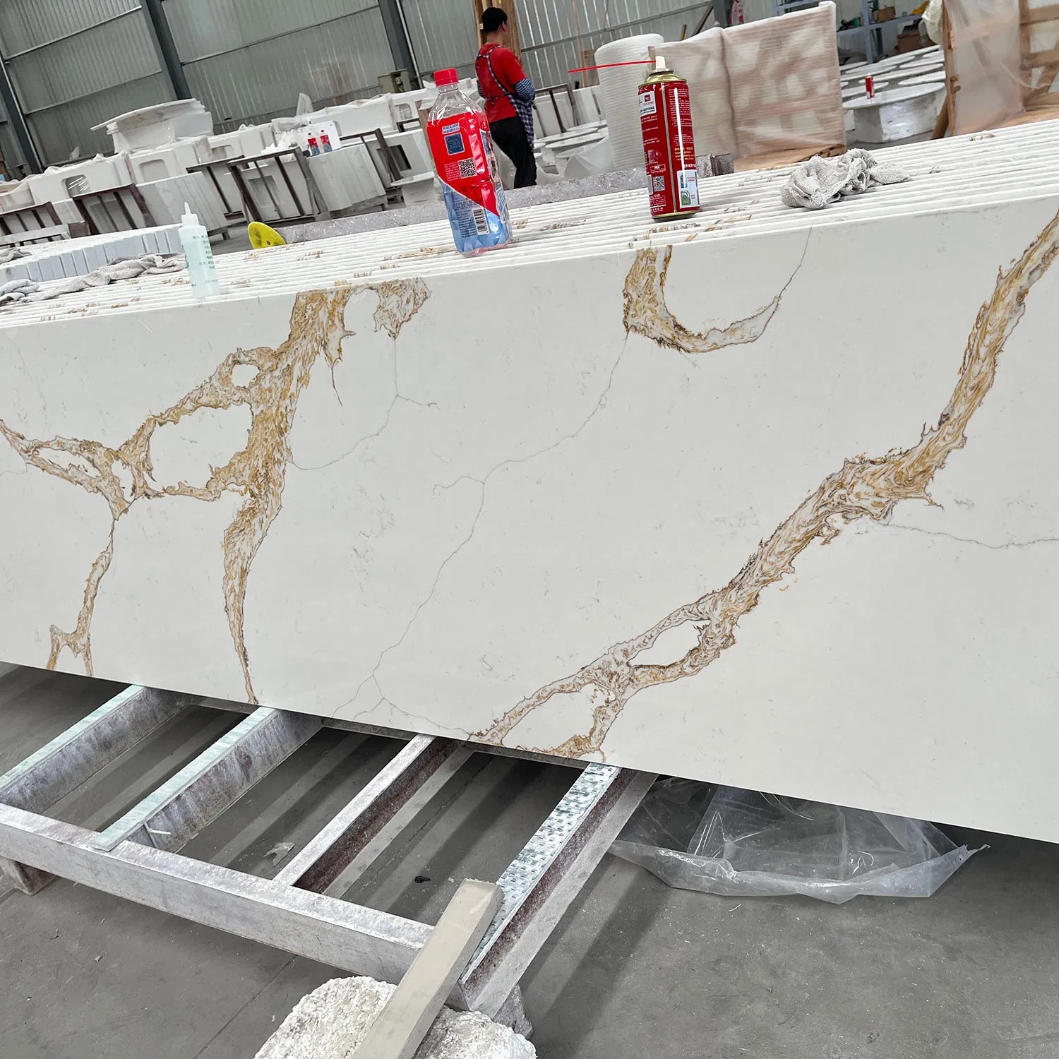 Customized Flat Edge Prefab Polished Calacatta White Quartz Slab Stone Kitchen Countertop