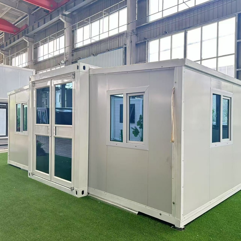 Small Mobile Wooden Modular Prefabricated Welding Standard Storage Container House Prefabricated Expansion Container House Mini Convenient Small House with Bedr