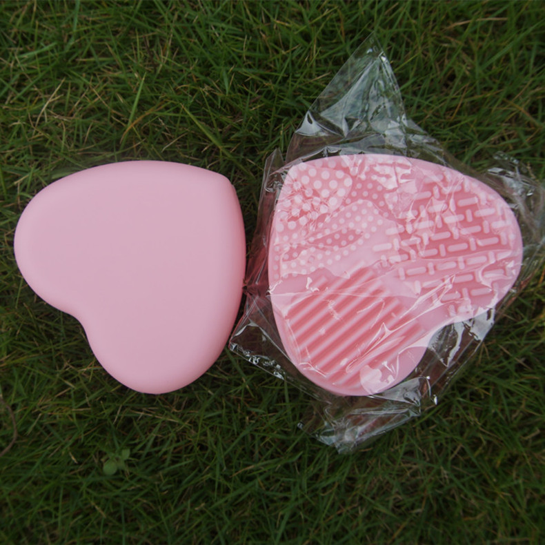 High Quality Cosmetic Cleaning Tools Heart Shape Pad Use Quick Clean Silicone Make up Brush Cleaner