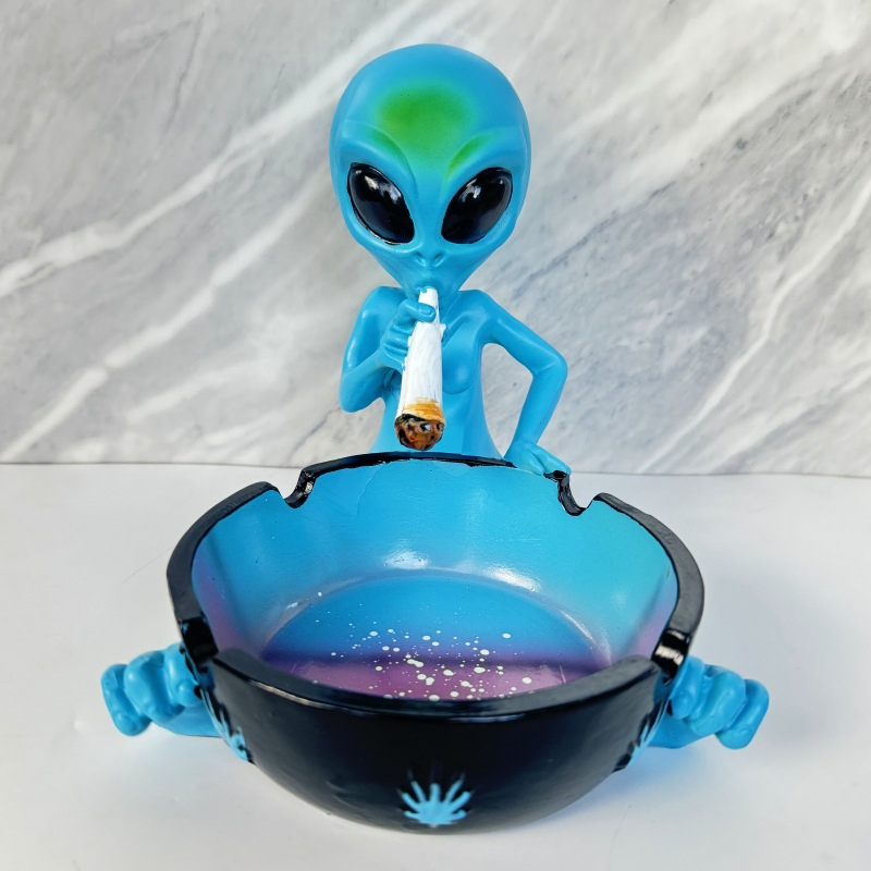 Smoking Accessories Wholesale Fancy Alien Cigar Ashtray Resin Ashtray