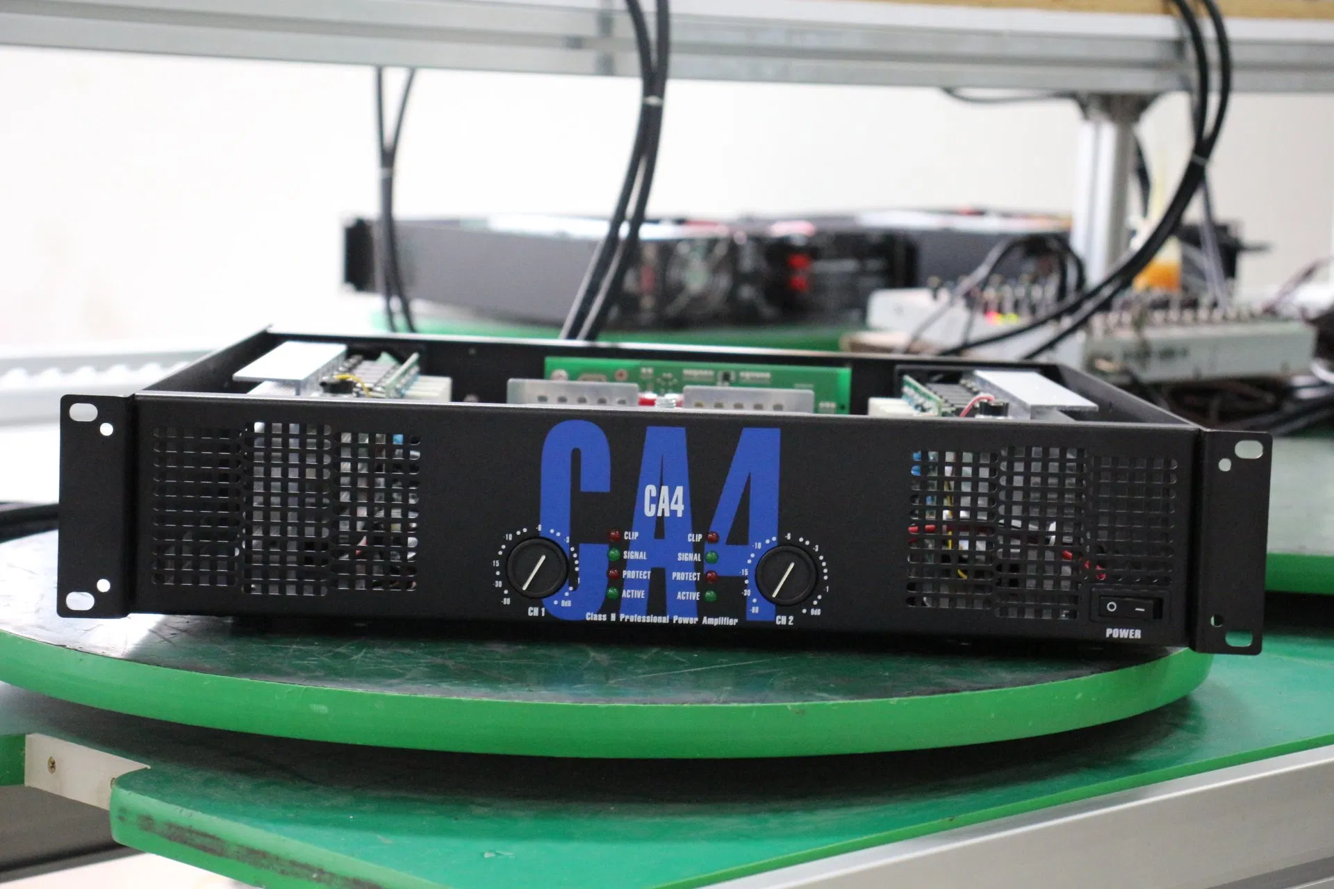 Усилитель мощности CA4 700Вт для дискотек