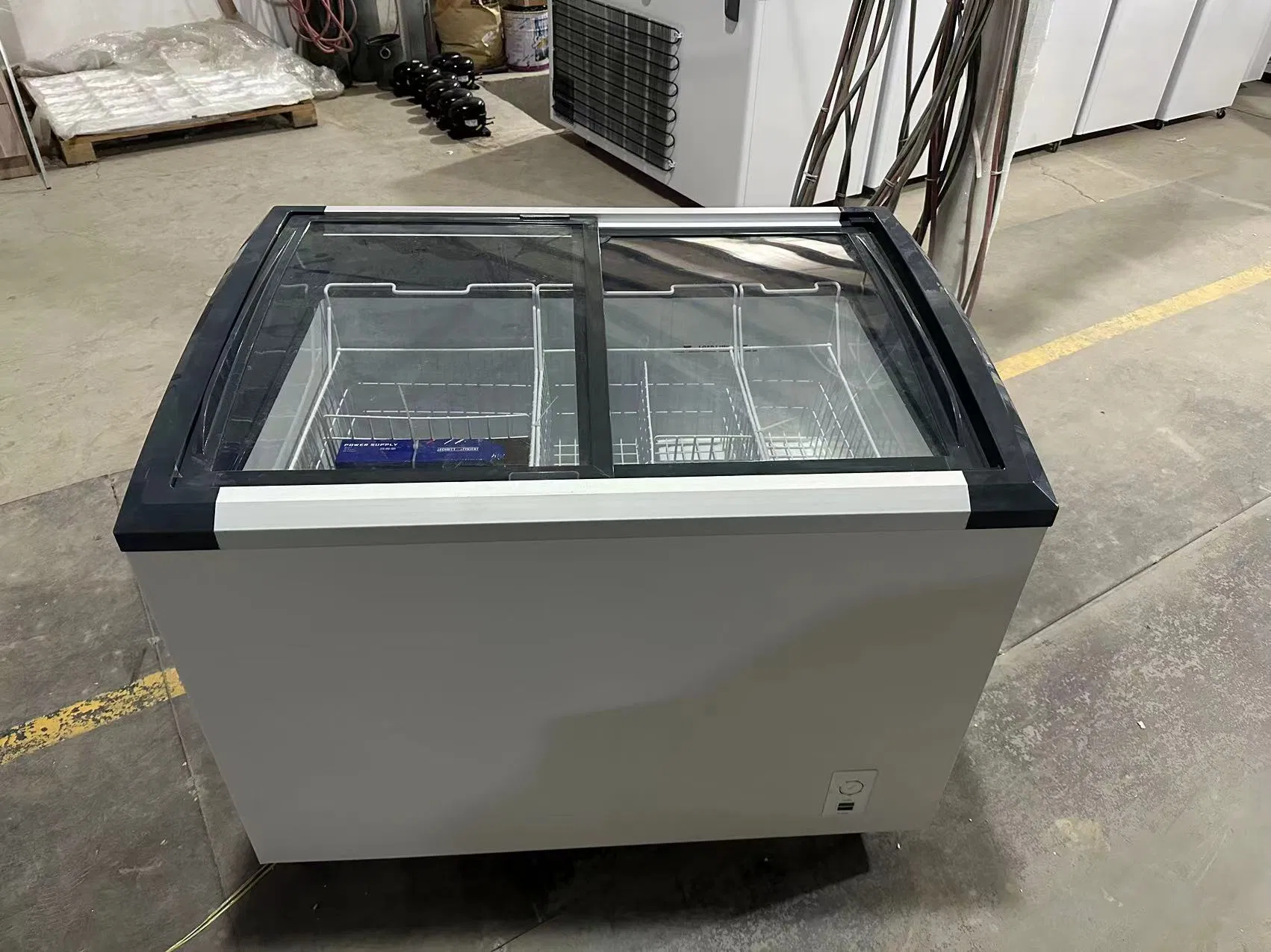 SD/Sc 468y AC Curved Glass Door Ice Cream Chest Freezer