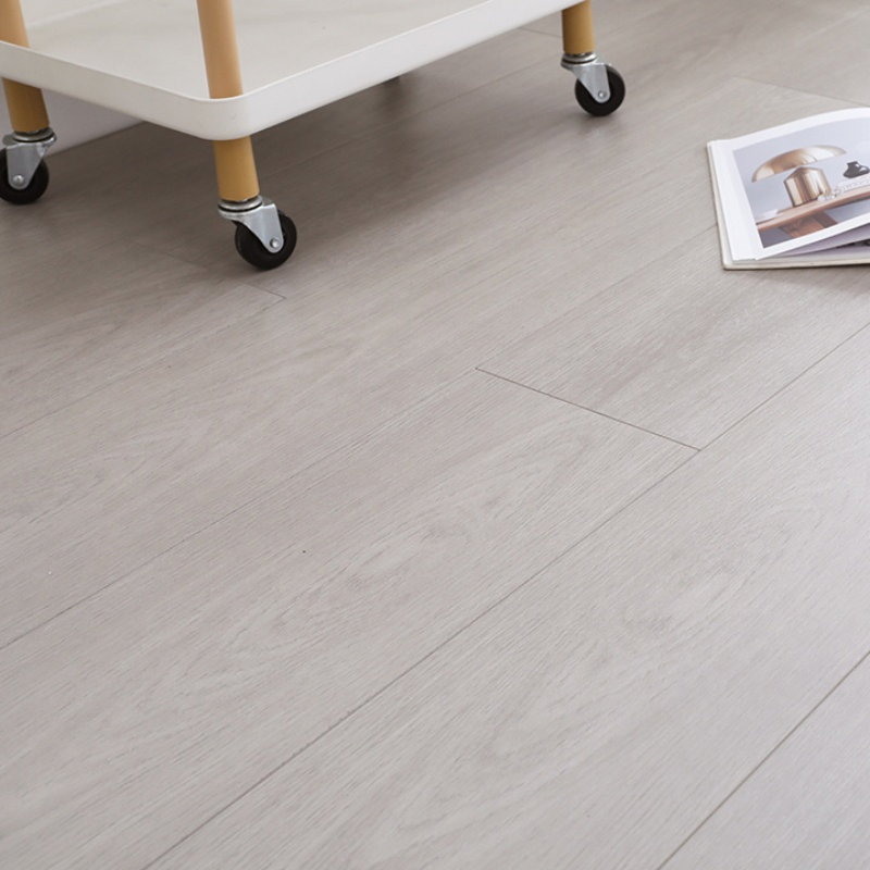 Premium Durable Clear Natural Grain Three-Layer Solid Core Engineered Oak Flooring