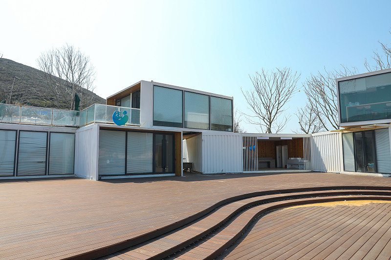 Flat Pack Prefabricated Modern Design Welding Shipping Container House for Living/Office/Accomodation/Shop/Restaurant