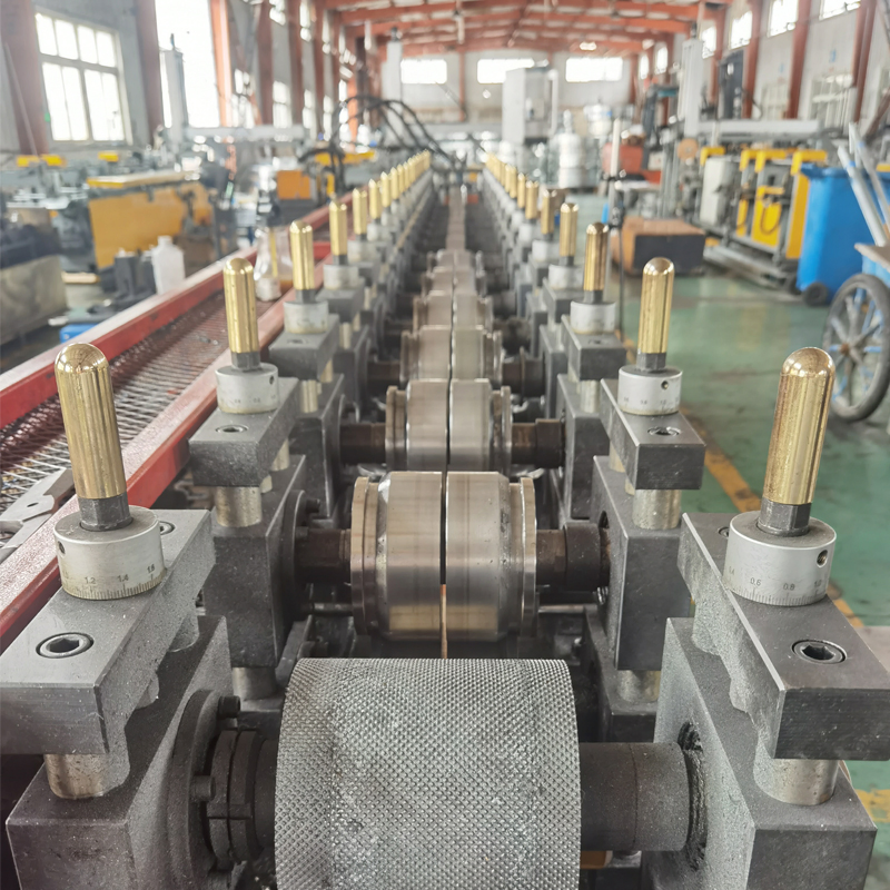 Customize Galvanized Ceiling System Carring C Channel and Omega Furring Channel