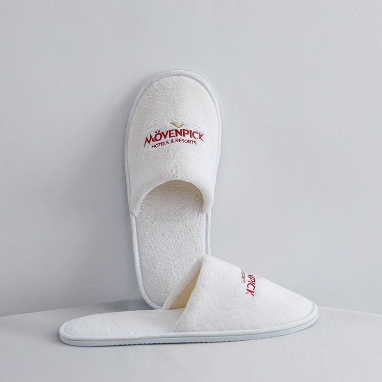 Terry Towel Slippers with Unexposed Toe Style with Embroidery Logo for Hotel