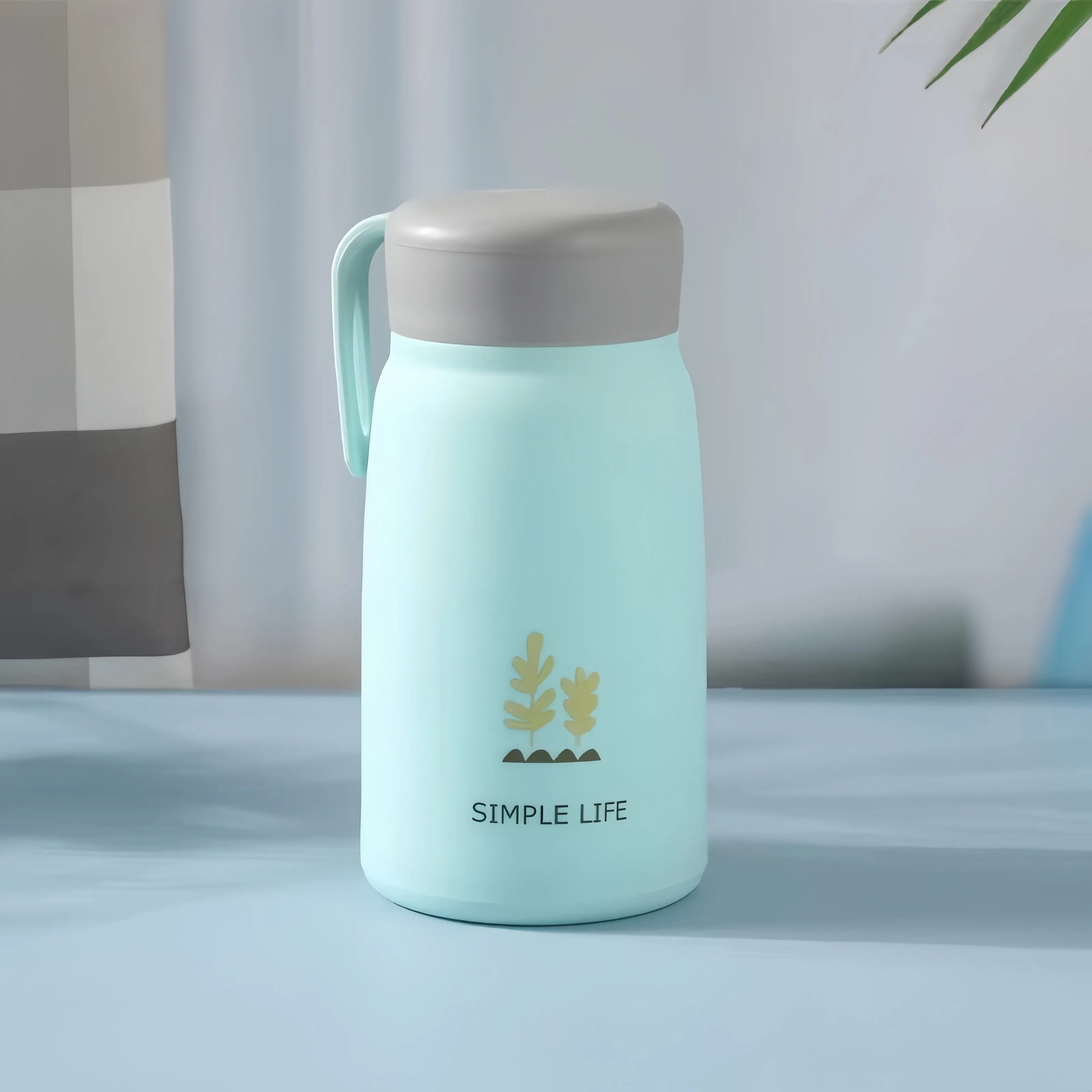 Кобальтово-синие стеклянные бутылки для напитков 350 мл